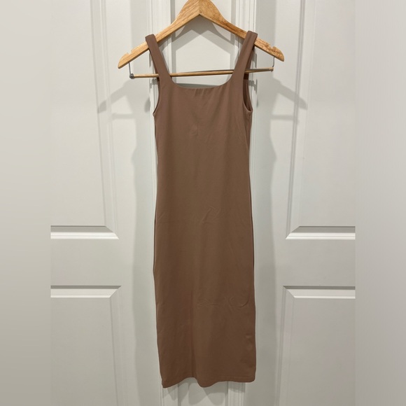 Aritzia Babaton Contour Squareneck Midi Dress - Picture 5 of 5